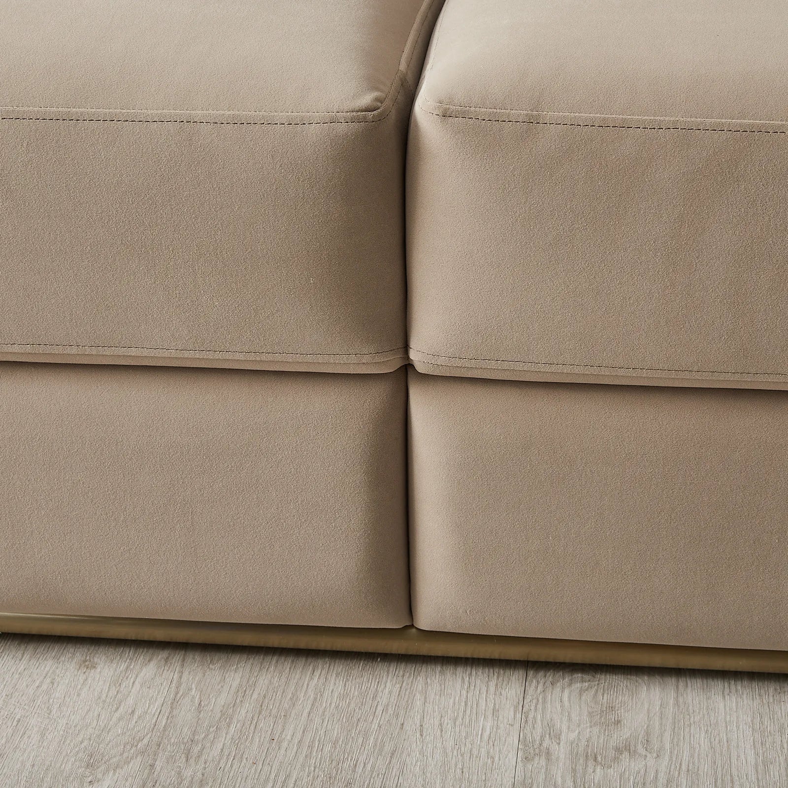 Gatsby Couch – Stylish & Sleek for Modern Spaces