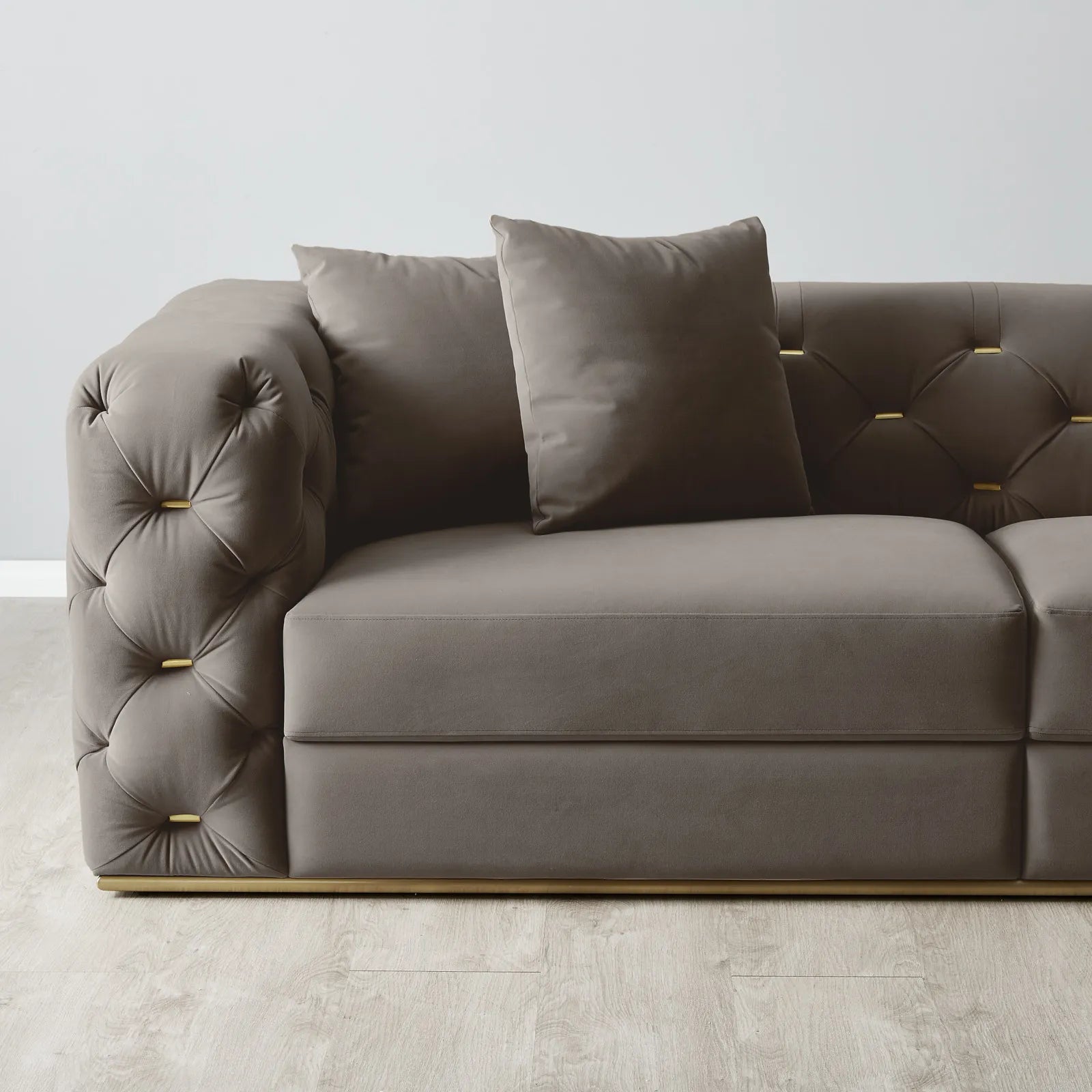 Gatsby Couch – Stylish & Sleek for Modern Spaces