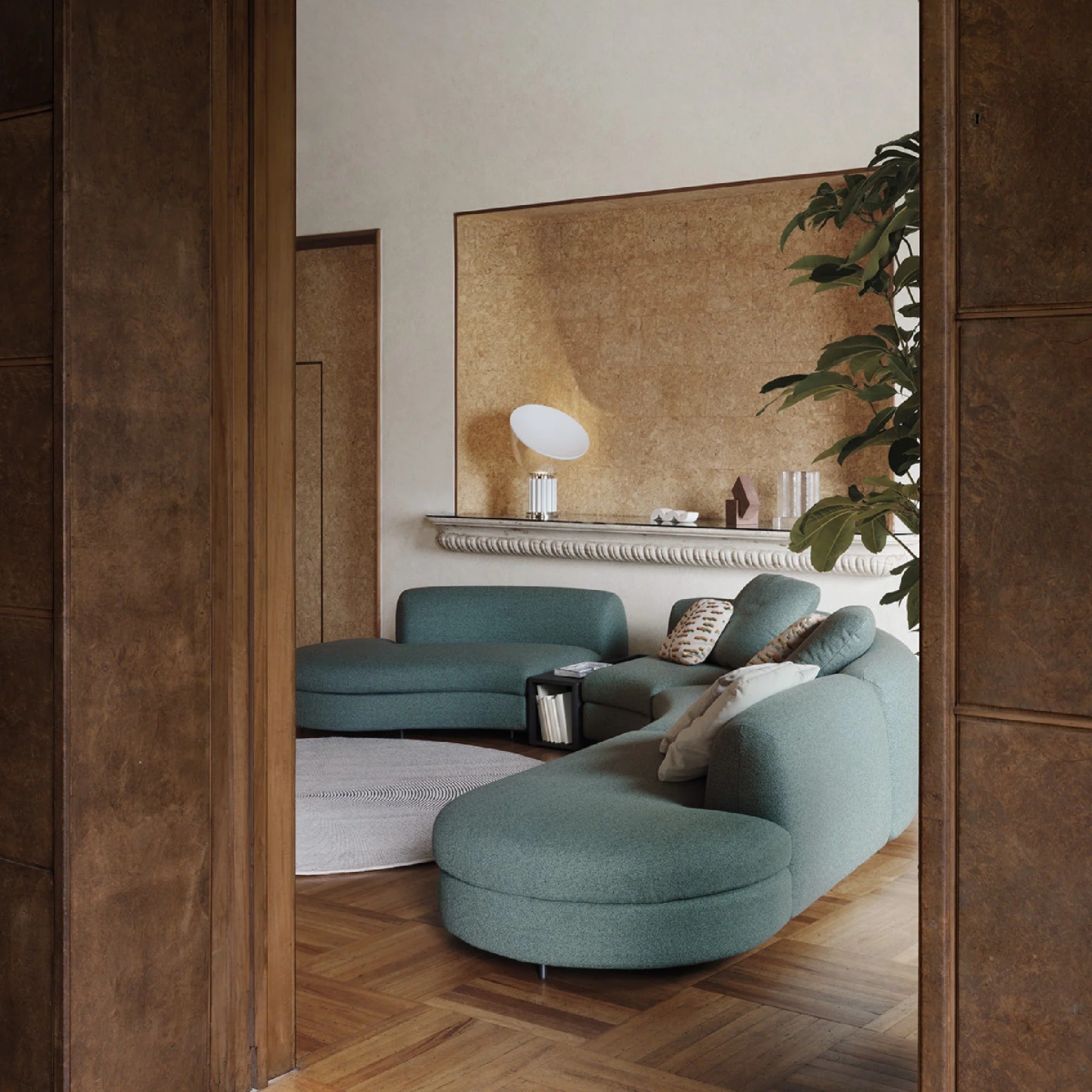 Moon Couch – Timeless Comfort & Elegance