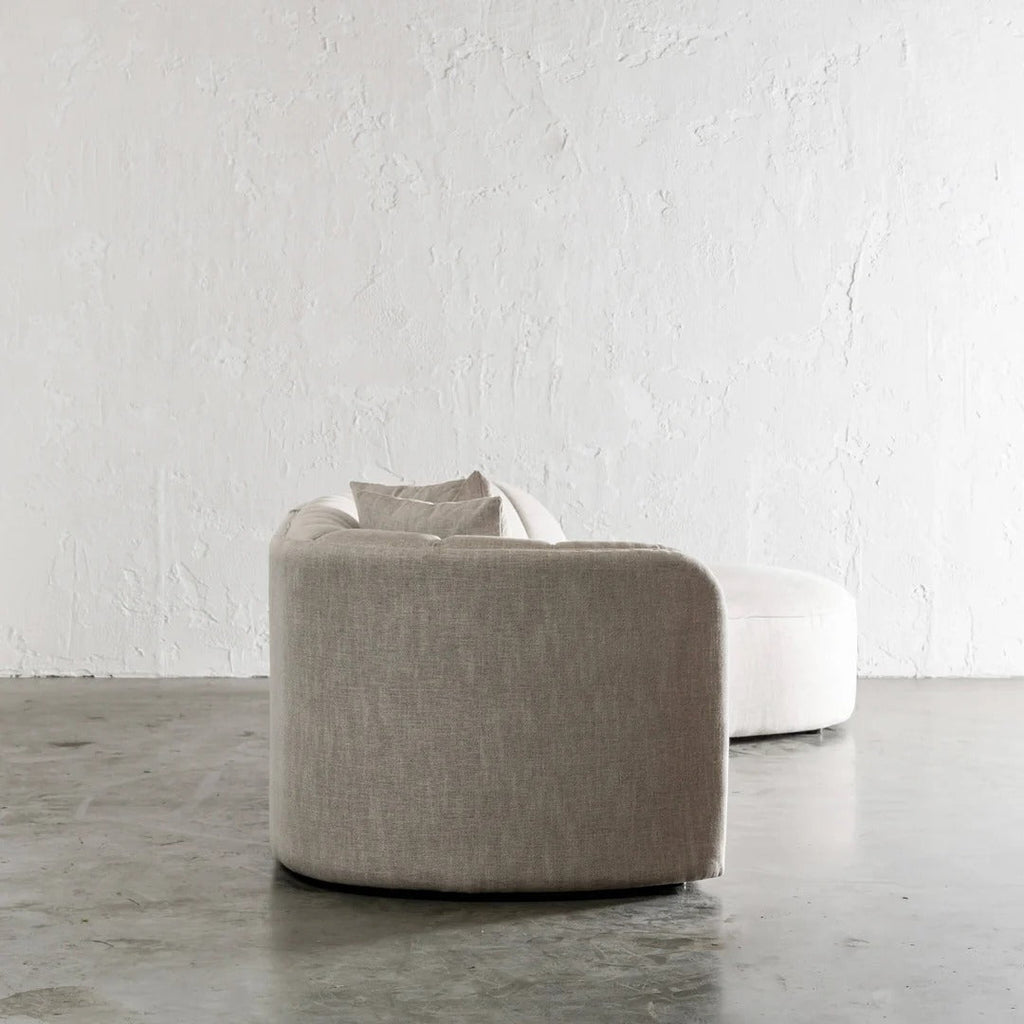 Aspen Couch – Modern Elegance for Stylish Interiors