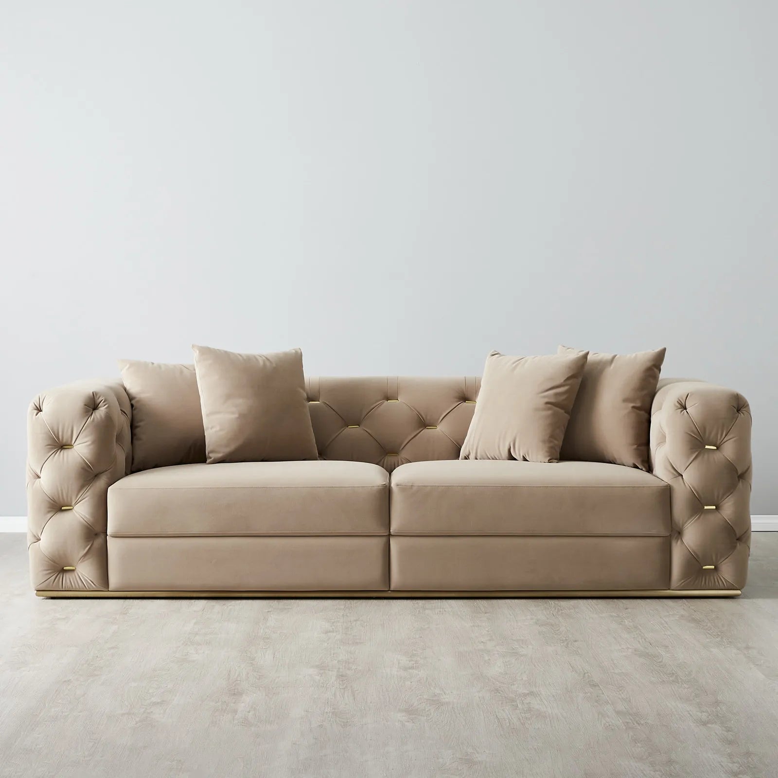 Gatsby Couch – Stylish & Sleek for Modern Spaces