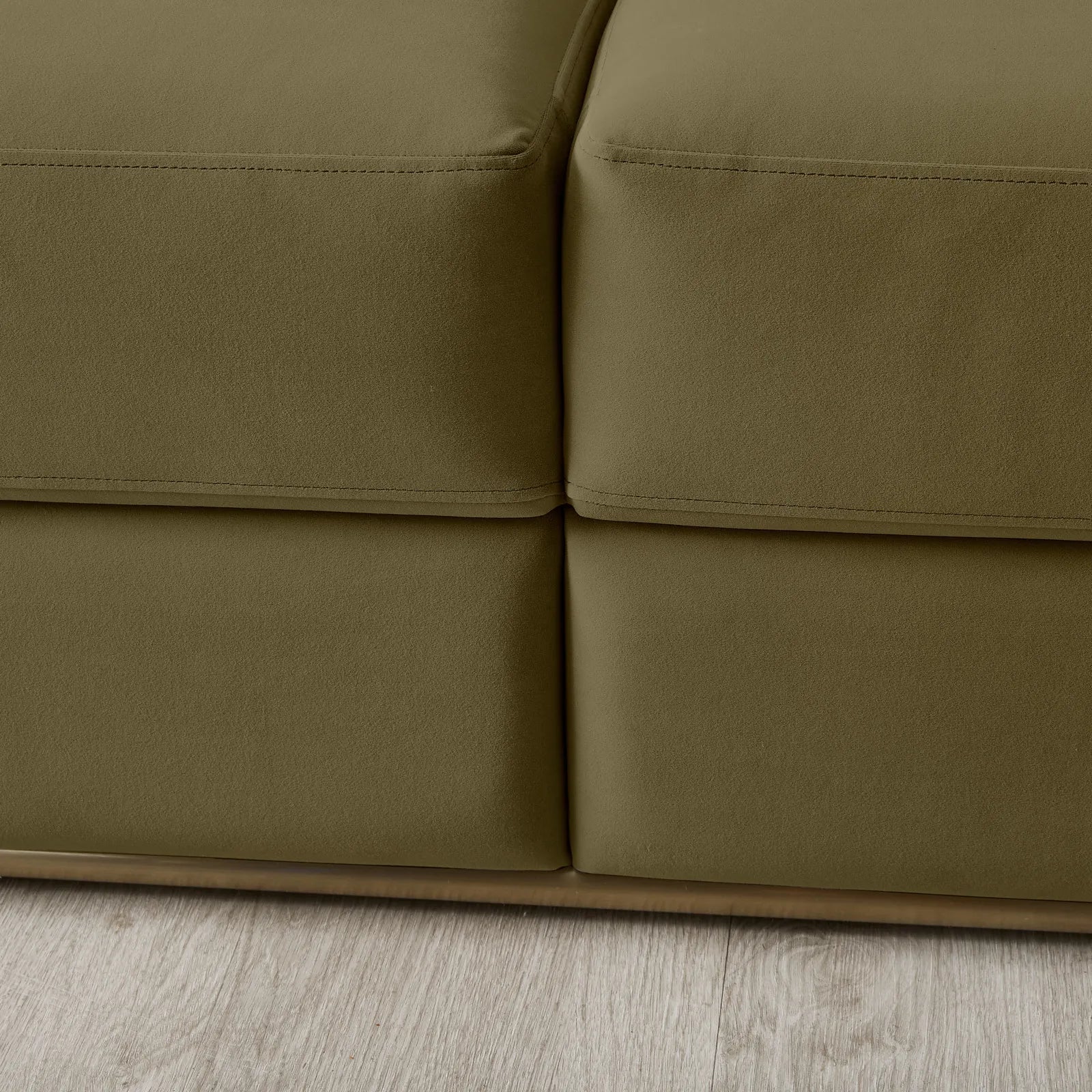 Gatsby Couch – Stylish & Sleek for Modern Spaces