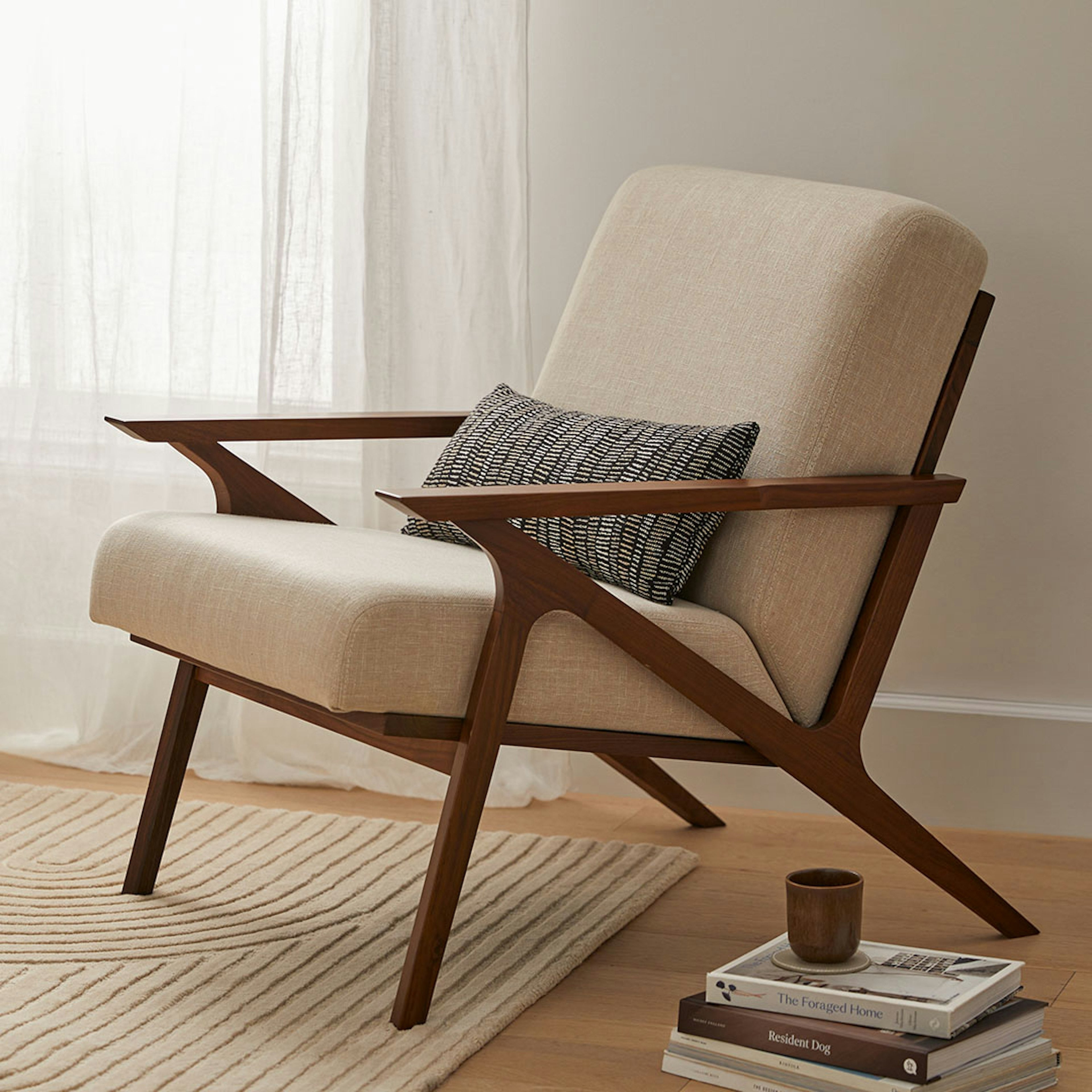 Lyon Arm Chair – Designed for Relaxation & Comfort