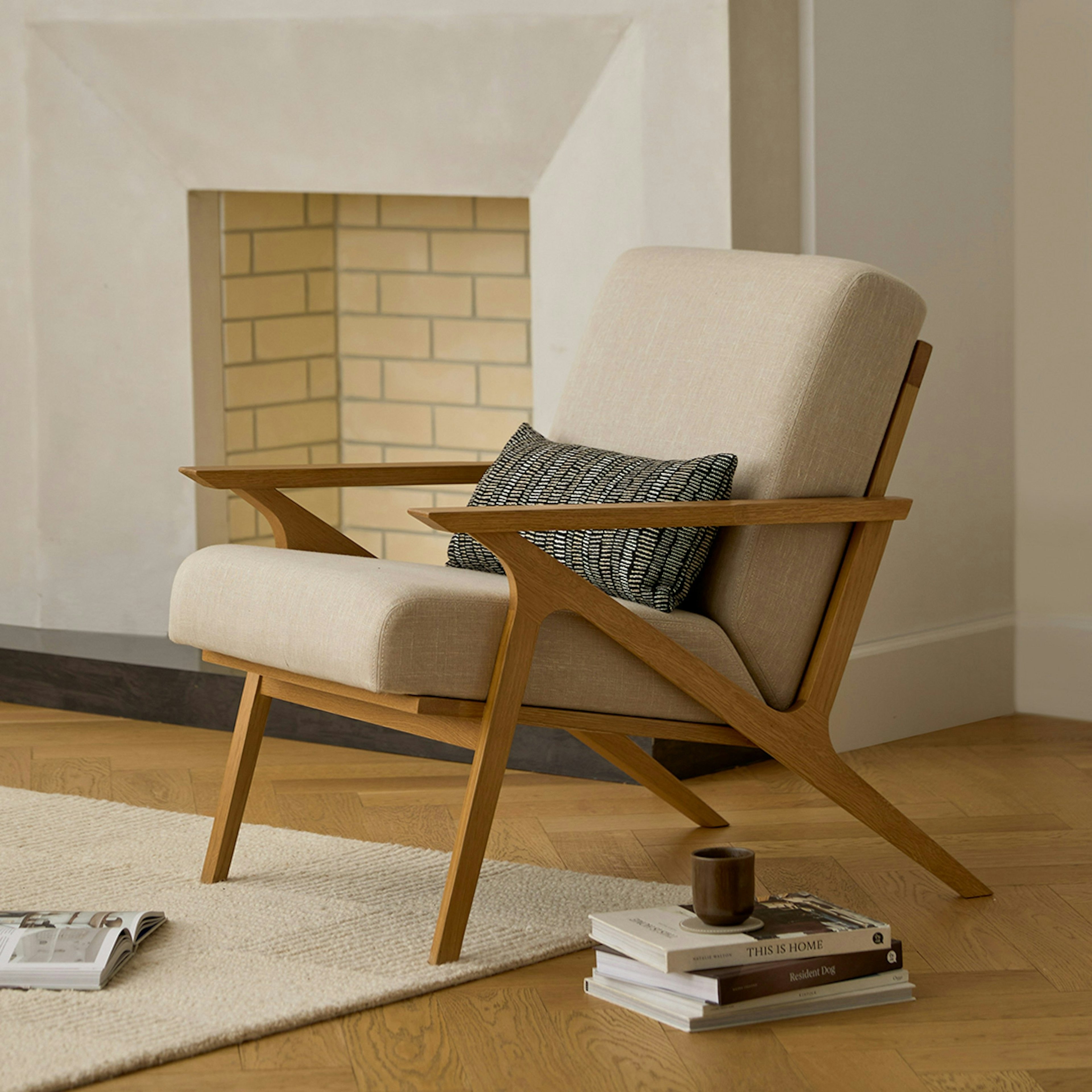 Lyon Arm Chair – Designed for Relaxation & Comfort