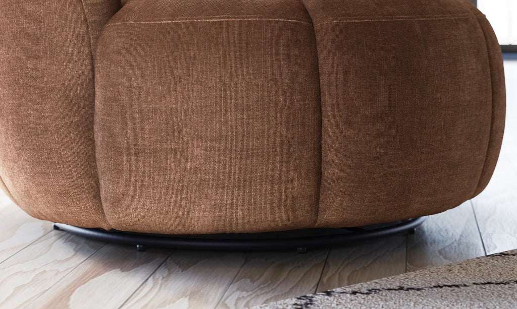 Becker Armchair – Timeless Design for Relaxation